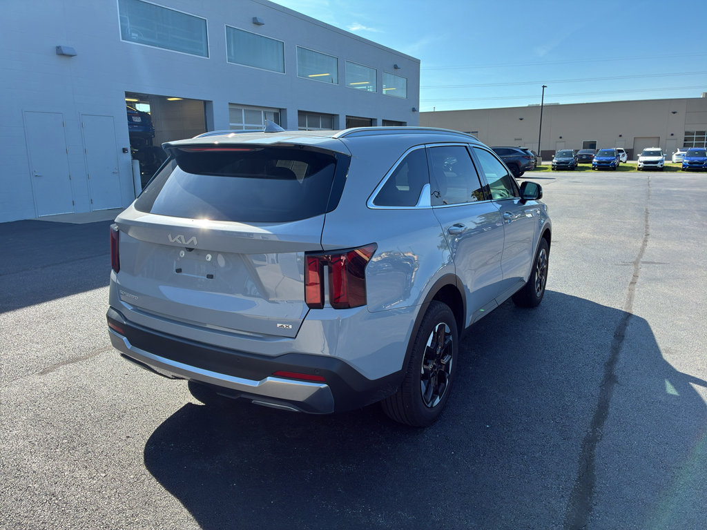 Used 2025 Kia Sorento S w/ Panoramic Sunroof Package AWD/4WD image 6