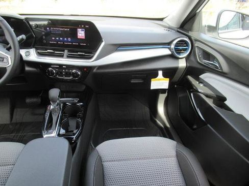 New 2025 Chevrolet Trax LT w/ Driver Confidence Package image 14