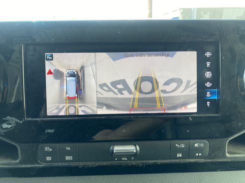 Used 2021 Mercedes-Benz Sprinter 2500 w/ Premium Plus Package image 21