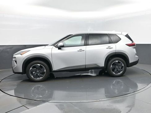 Used 2025 Nissan Rogue SV image 5
