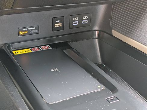 Used 2025 Toyota Camry SE FWD image 24