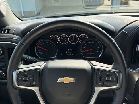 Used 2021 Chevrolet Silverado 1500 LT w/ Z71 Off-Road Package AWD/4WD image 8