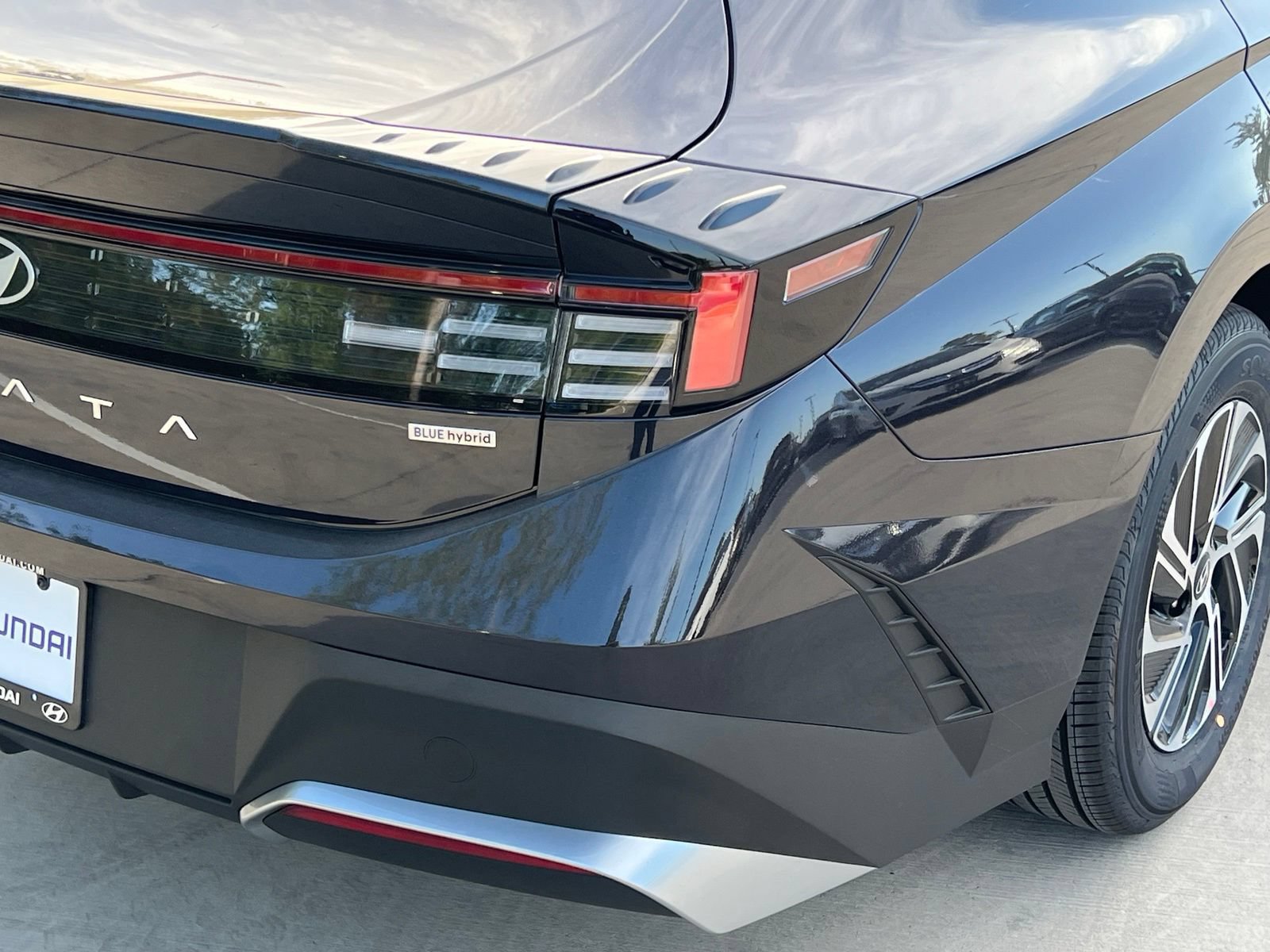 New 2026 Hyundai Sonata Blue FWD image 13