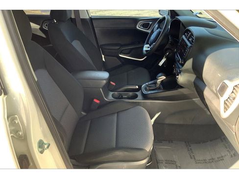 Used 2024 Kia Soul LX w/ Option Group 015 image 7