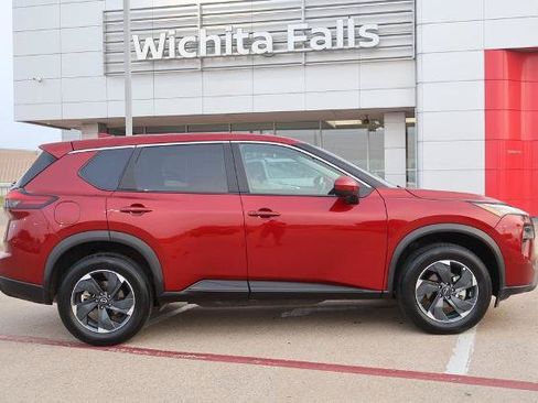Certified 2025 Nissan Rogue SV AWD/4WD image 5