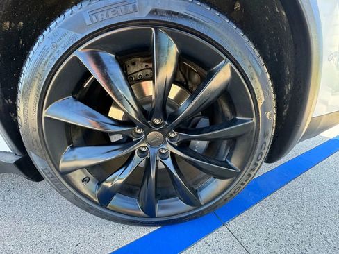 Used 2018 Tesla Model X 100D image 38