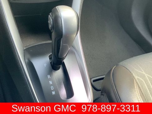 Used 2019 Chevrolet Trax LT w/ LT Convenience Package AWD/4WD image 16