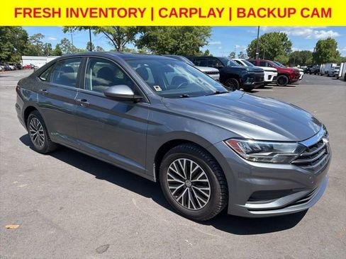 Used 2019 Volkswagen Jetta SE FWD image 1