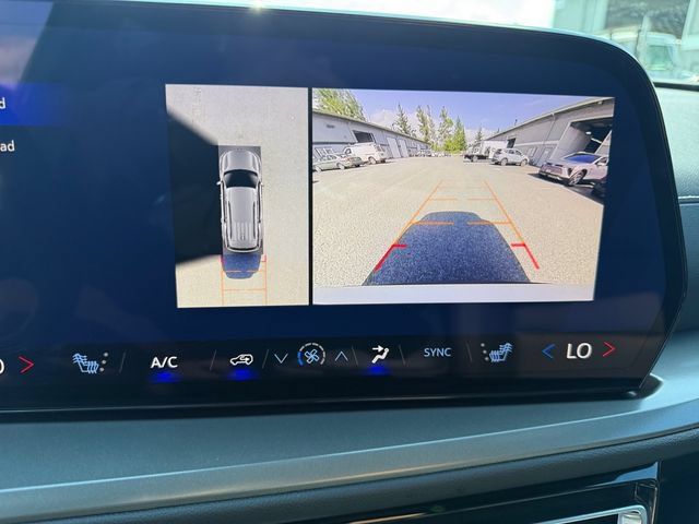 Certified 2026 Chevrolet Traverse LT w/ Midnight/Sport Edition AWD/4WD image 16