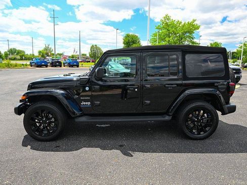 Used 2023 Jeep Wrangler Unlimited Sahara w/ Cold Weather Group AWD/4WD image 8