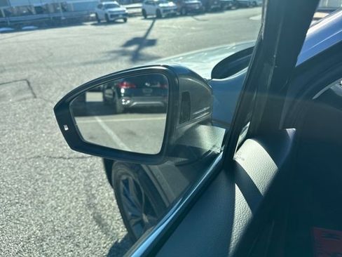 Certified 2022 Volkswagen Tiguan SE image 15