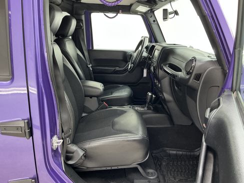 Used 2017 Jeep Wrangler Unlimited Sahara image 26