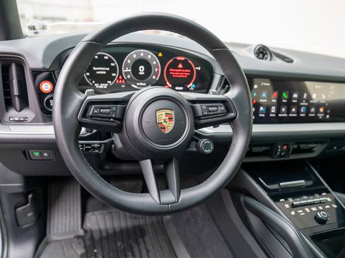 Used 2024 Porsche Cayenne image 14