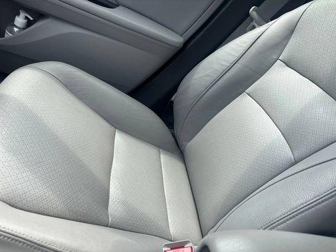 Used 2017 Honda Accord EX-L image 11