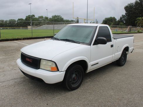 Used 1999 GMC Sonoma SL RWD image 4