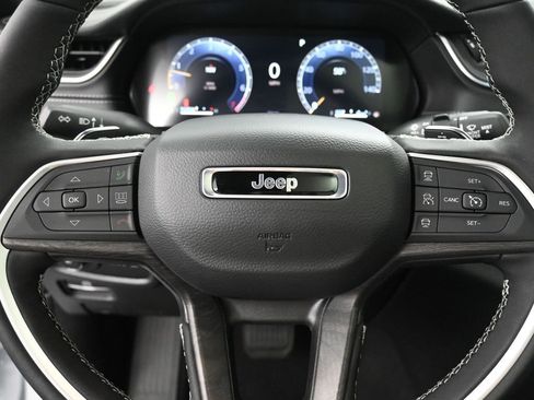 New 2025 Jeep Grand Cherokee L Limited w/ Trailer Tow Package image 33