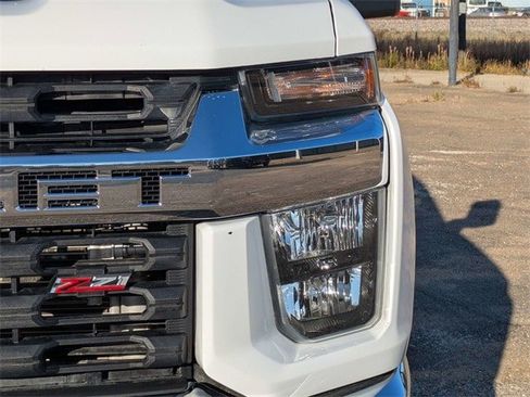Used 2023 Chevrolet Silverado 2500 LT w/ Convenience Package image 10