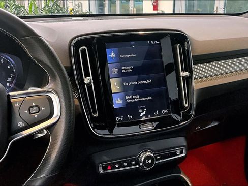 Used 2019 Volvo XC40 T5 R-Design image 7