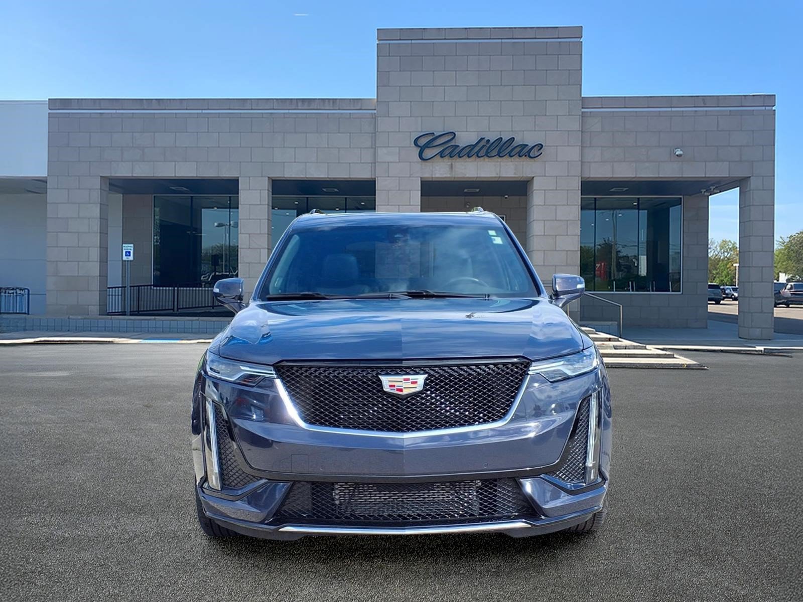 Used 2025 Cadillac XT6 Sport AWD/4WD image 2