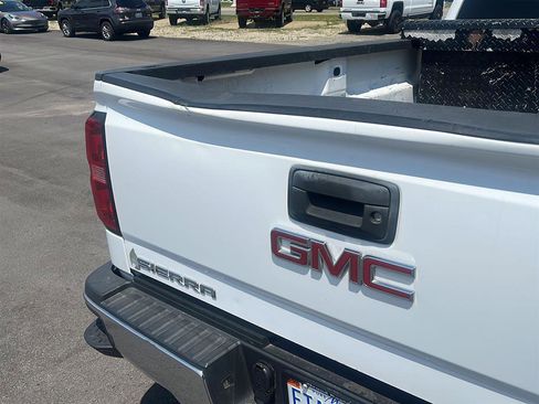 Used 2015 GMC Sierra 3500 SLE w/ SLE Preferred Package AWD/4WD image 10