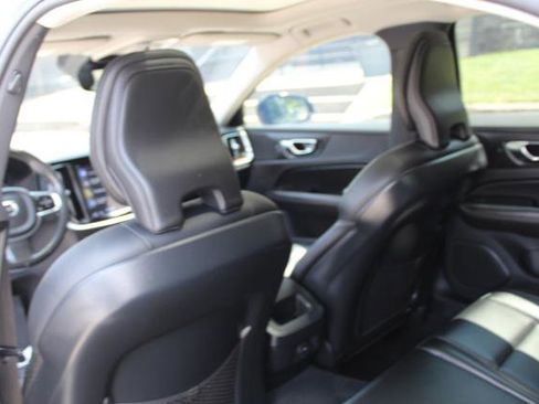 Used 2021 Volvo S60 T5 Momentum image 27