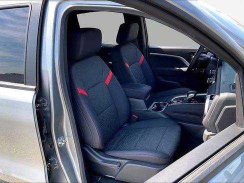 Used 2024 Chevrolet Colorado Z71 w/ Advanced Trailering Package image 19