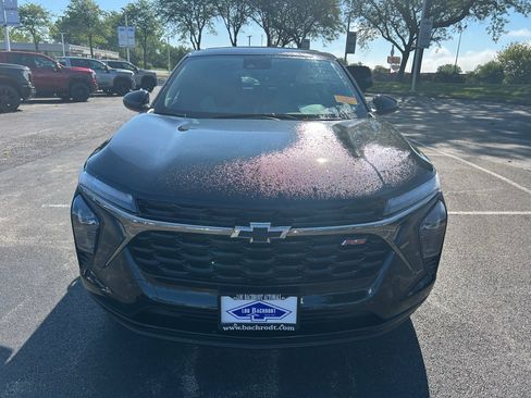 Used 2026 Chevrolet Trax RS w/ Driver Confidence Package FWD image 2