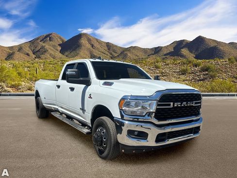 Used 2024 RAM 3500 Big Horn w/ Protection Group AWD/4WD image 5