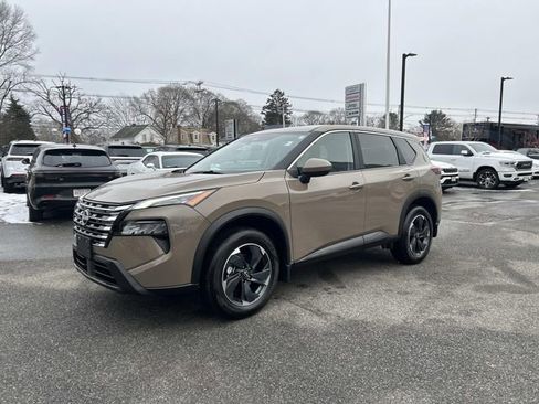 Used 2025 Nissan Rogue SV image 7