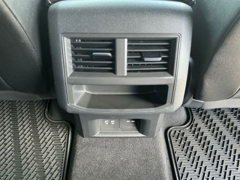Used 2023 Volkswagen Atlas Cross Sport SE AWD/4WD image 16