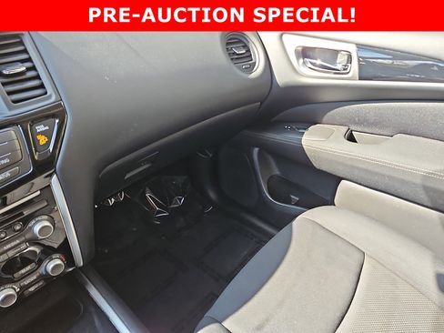 Used 2017 Nissan Pathfinder S AWD/4WD image 23
