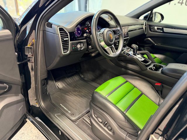 Used 2023 Porsche Cayenne Platinum Edition AWD/4WD image 22