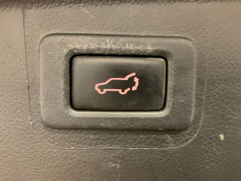 Used 2018 Subaru Outback 2.5i Premium AWD/4WD image 25