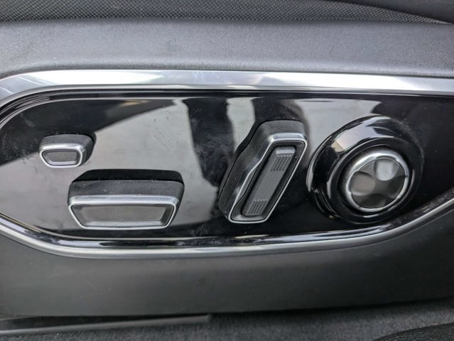 Certified 2022 Jeep Grand Cherokee Overland w/ Luxury Tech Group IV AWD/4WD image 21