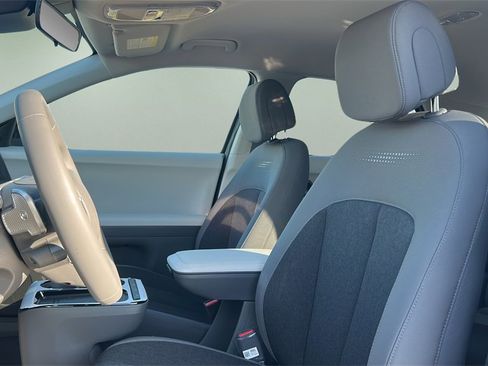Certified 2025 Hyundai Ioniq 5 SE image 16