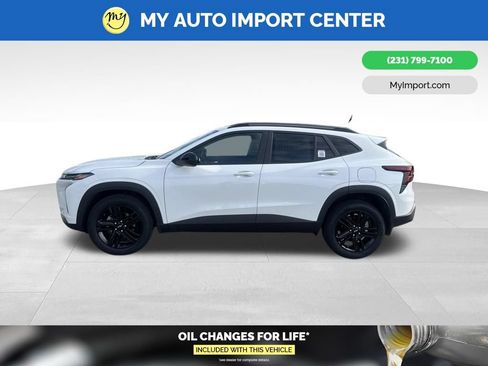Used 2025 Chevrolet Trax ACTIV FWD image 4