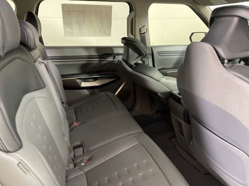 New 2026 Kia EV9 Wind image 17
