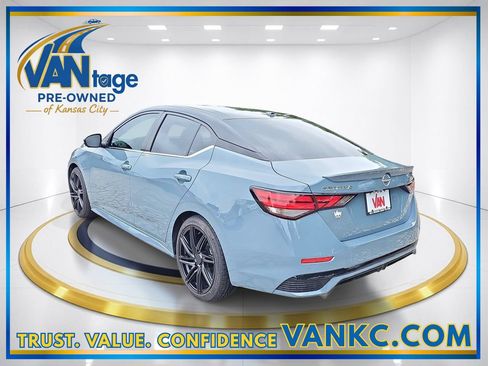 Used 2024 Nissan Sentra SR w/ SR Premium Package FWD image 9