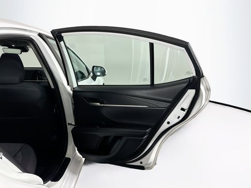 Used 2025 Toyota Camry LE image 30