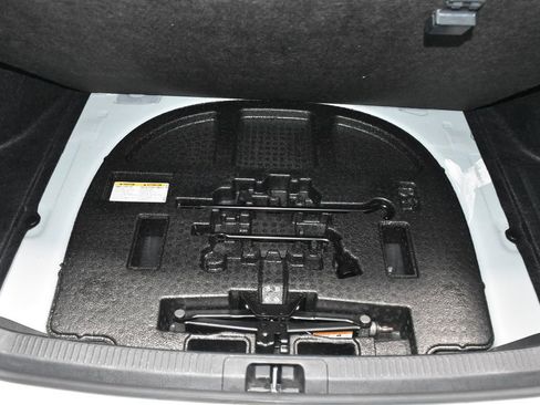 Used 2025 Toyota Camry SE image 30