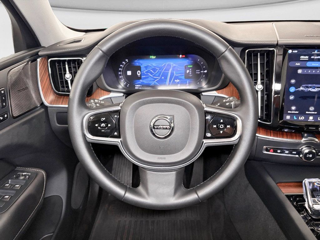 Used 2024 Volvo XC60 T8 Ultimate w/ Protection Package Premier AWD/4WD image 9