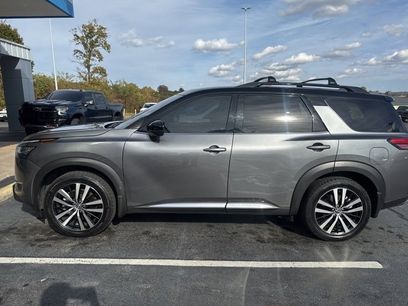 Used 2023 Nissan Pathfinder Platinum w/ Lighting Package (N92)