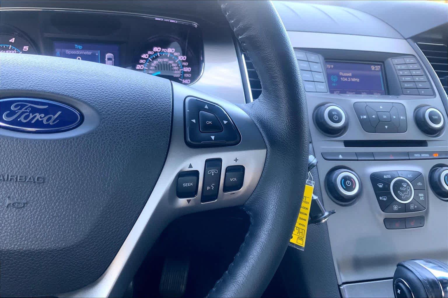 Used 2017 Ford Taurus SEL FWD image 23