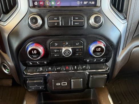 Used 2021 GMC Sierra 1500 SLT AWD/4WD image 22