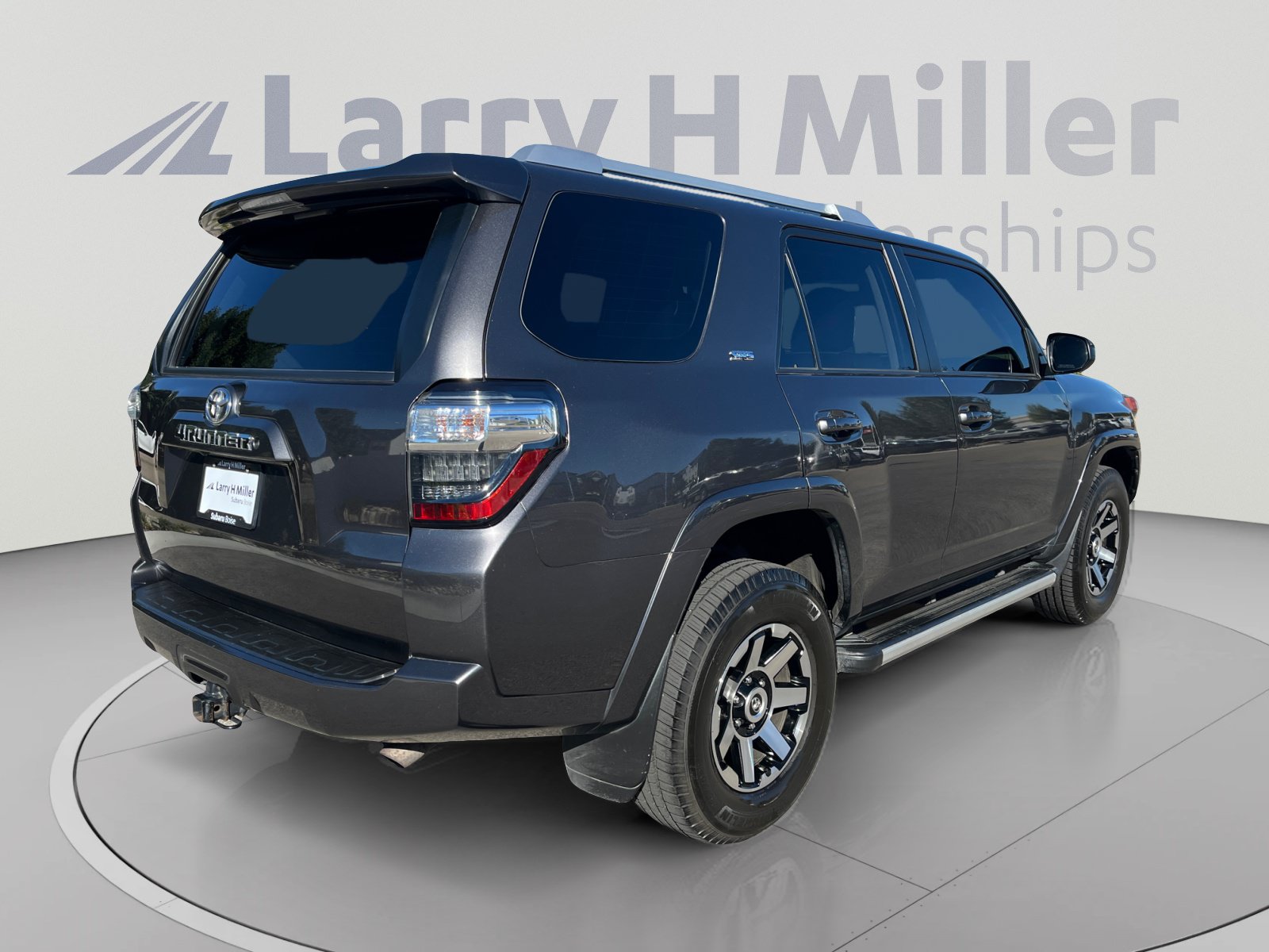 Used 2016 Toyota 4Runner SR5 AWD/4WD image 5