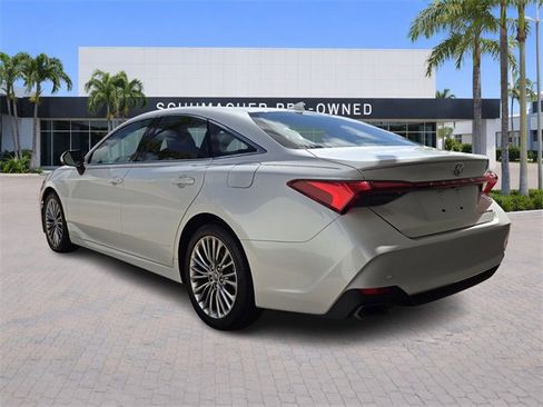 Used 2019 Toyota Avalon Limited w/ Advanced Safety Package image 5