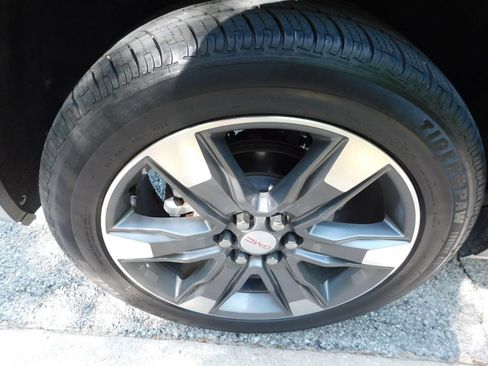 Used 2017 GMC Acadia SLT FWD image 8