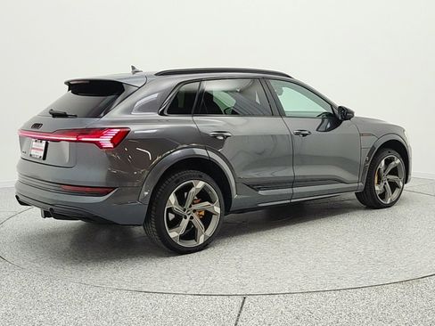 Used 2023 Audi e-tron S Premium Plus w/ Black Optic Package image 5