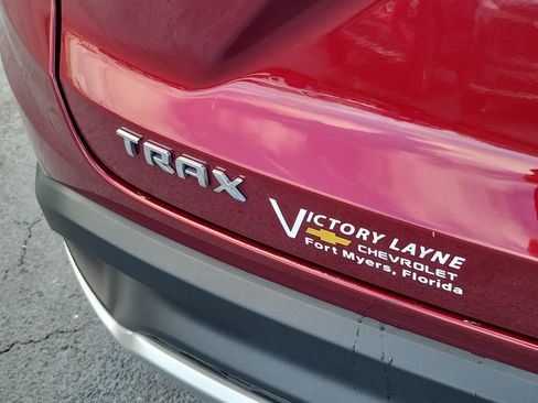 Used 2025 Chevrolet Trax LT w/ LT Convenience Package FWD image 6