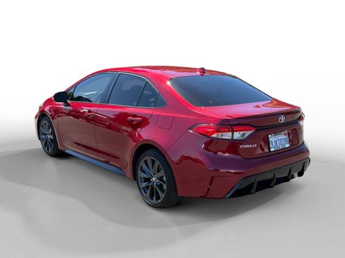 Used 2024 Toyota Corolla SE w/ SE Premium Package FWD image 3